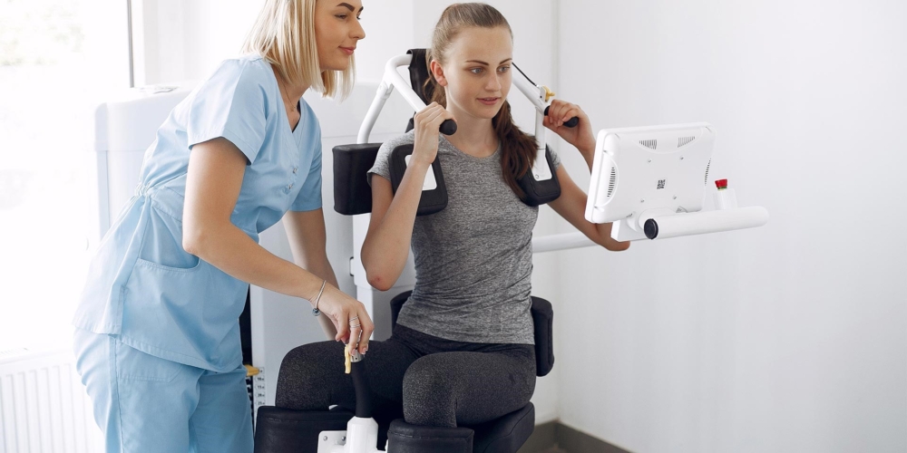 woman-having-rehabilitation-after-injury-in-physio-MP3NNCH-2.jpg